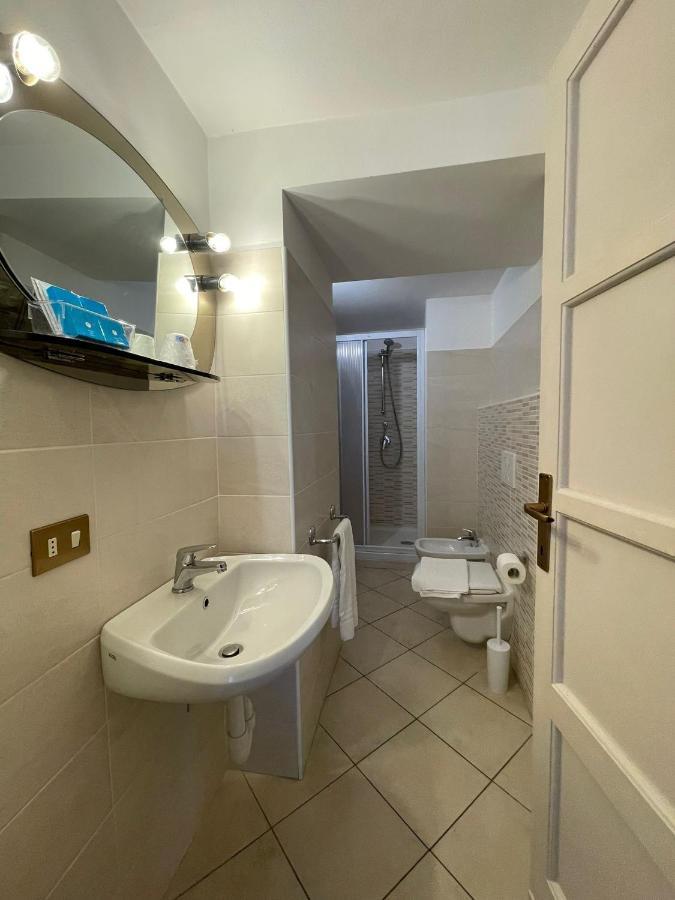 B&B Michelina Castiglione dʼIntelvi Екстериор снимка
