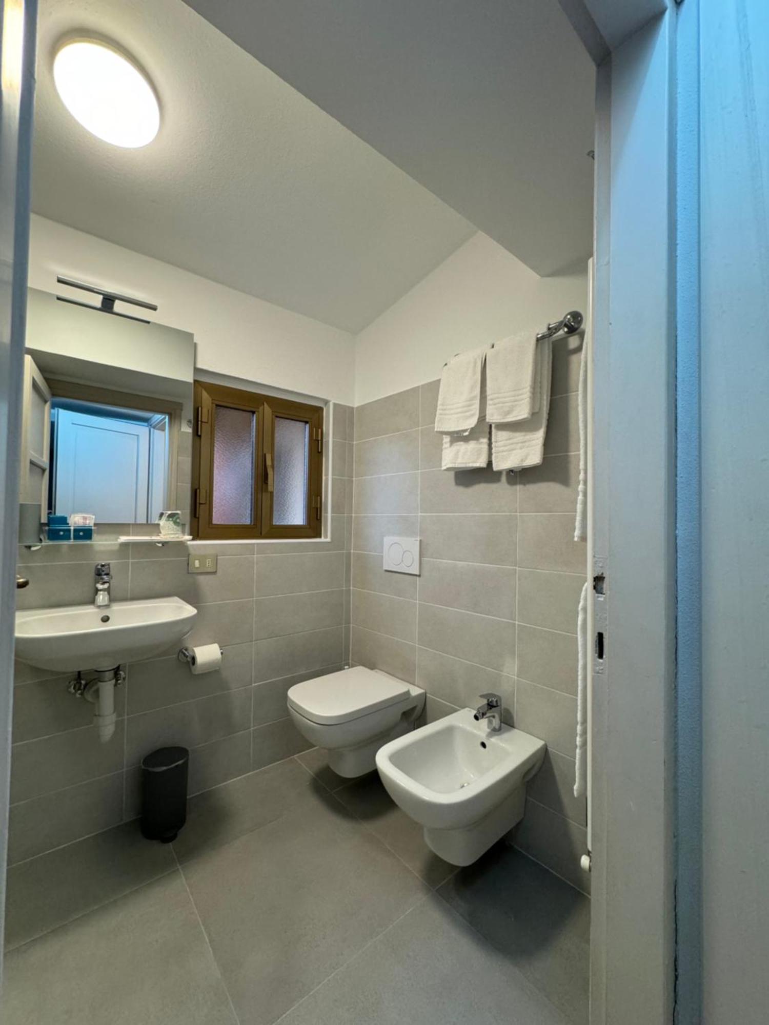 B&B Michelina Castiglione dʼIntelvi Екстериор снимка