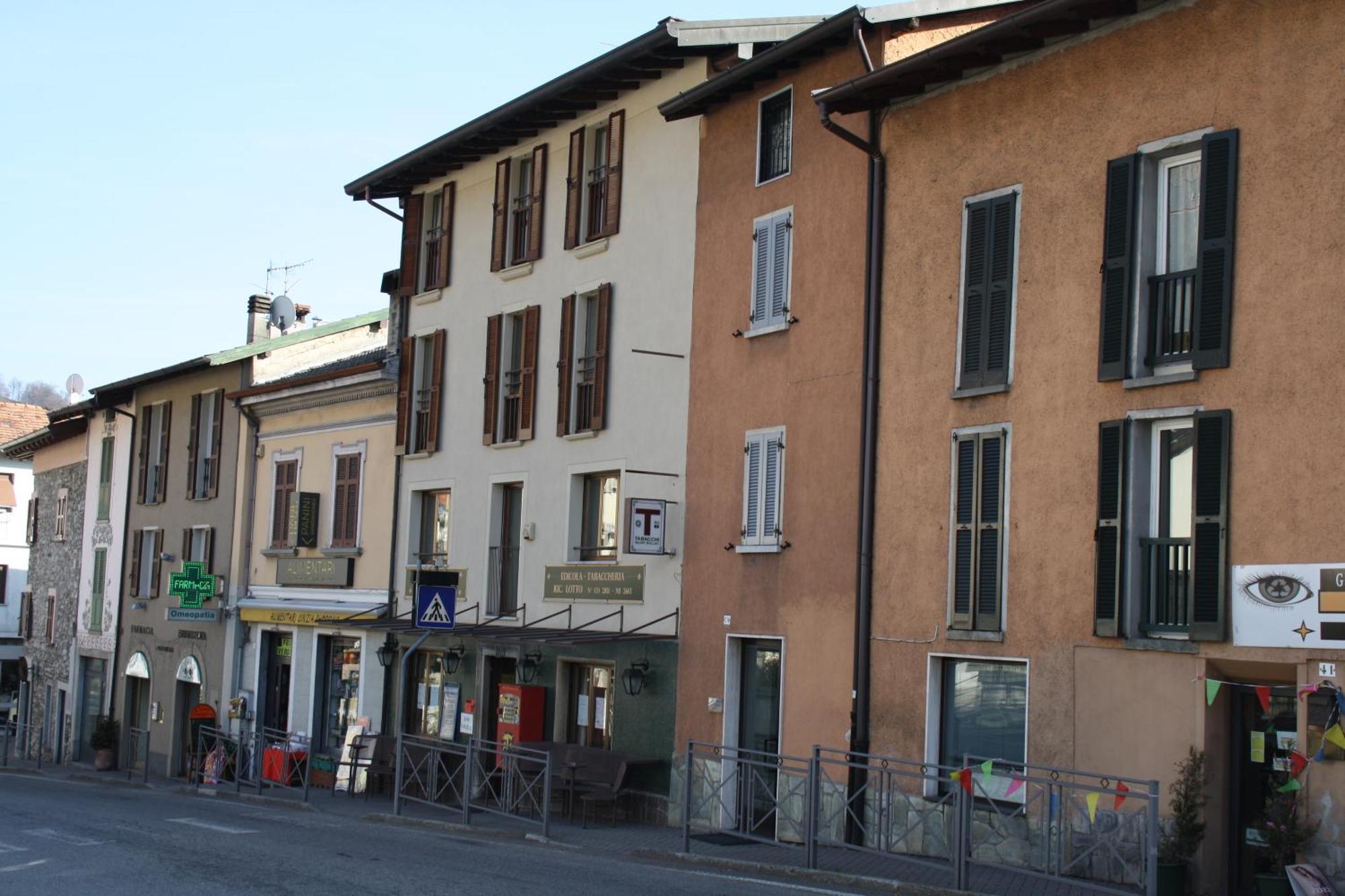 B&B Michelina Castiglione dʼIntelvi Екстериор снимка